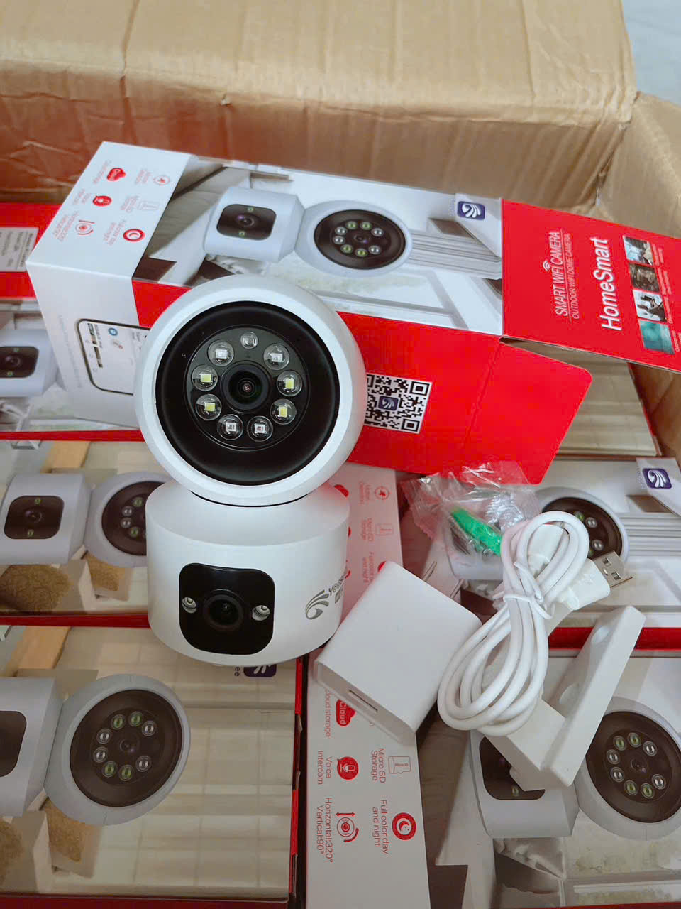 camera-trong-nha-2-mat-yoosee-q84-8-0mpx